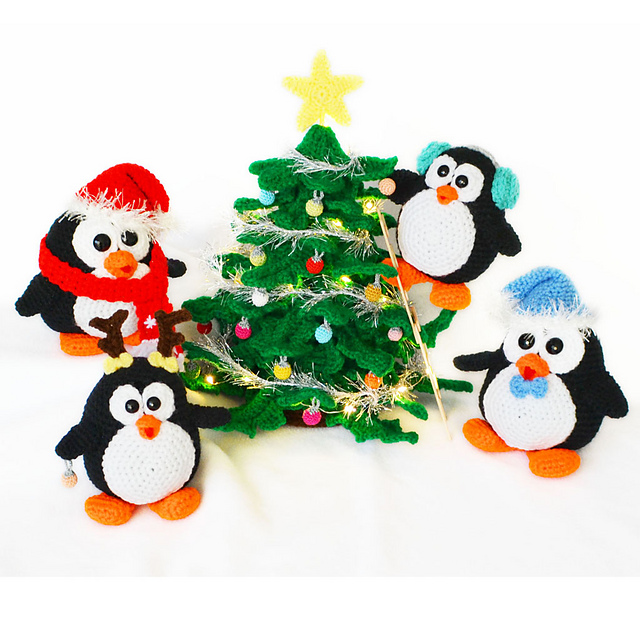 Penguin Family Christmas