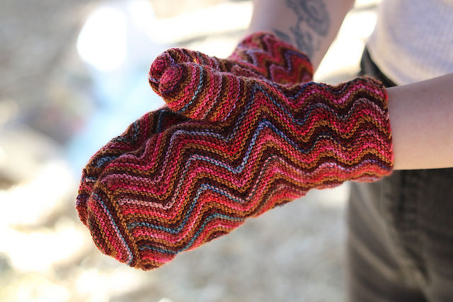 Zig Zag Mittens