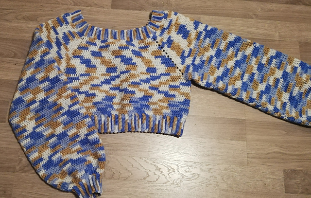Iris-sweater