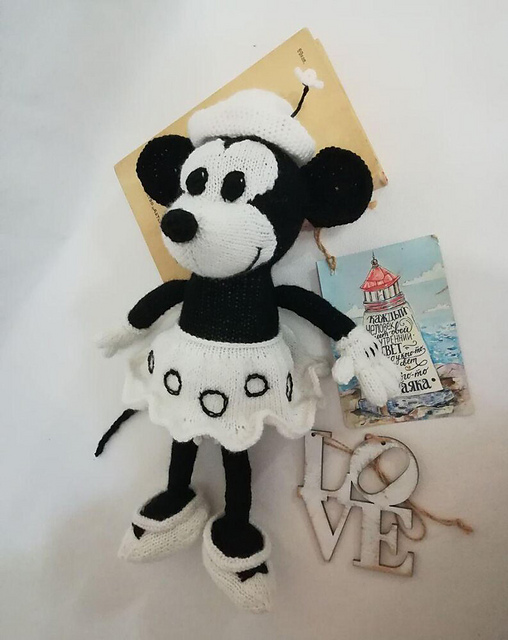 Knitting MINNIE MOUSE