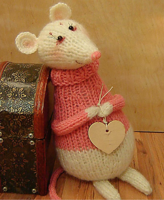 Knitted Mouse in love