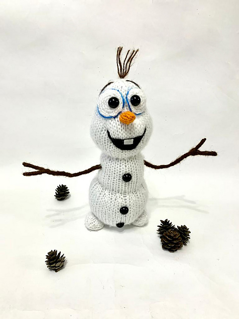 Knitted Olaf snowman