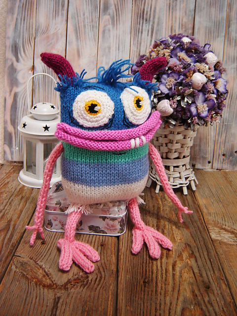 Knitted Bansen Monster