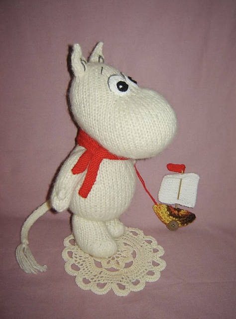 Knitted M_Troll Toy
