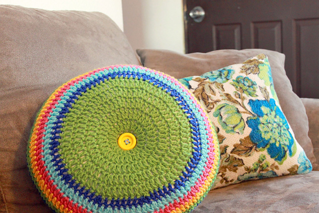Easy Striped Round Pillow Case