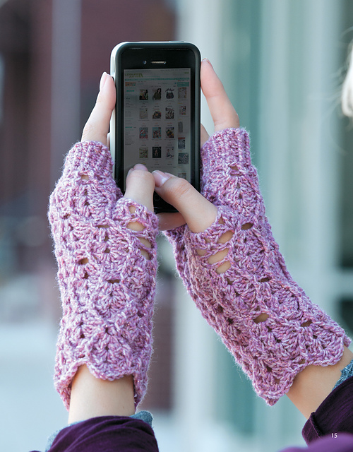 Cabled Shells Mitts