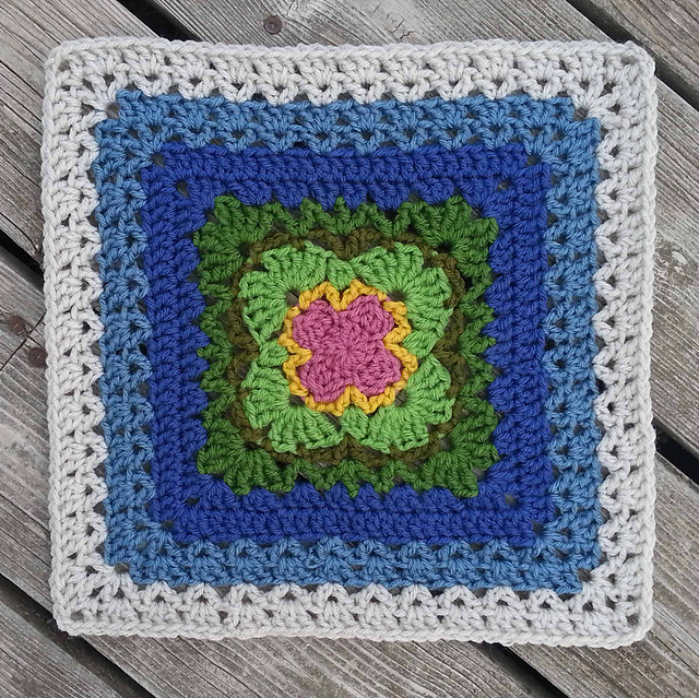 Fans & Lace Afghan Square