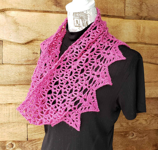 Lace is the Point Cowl