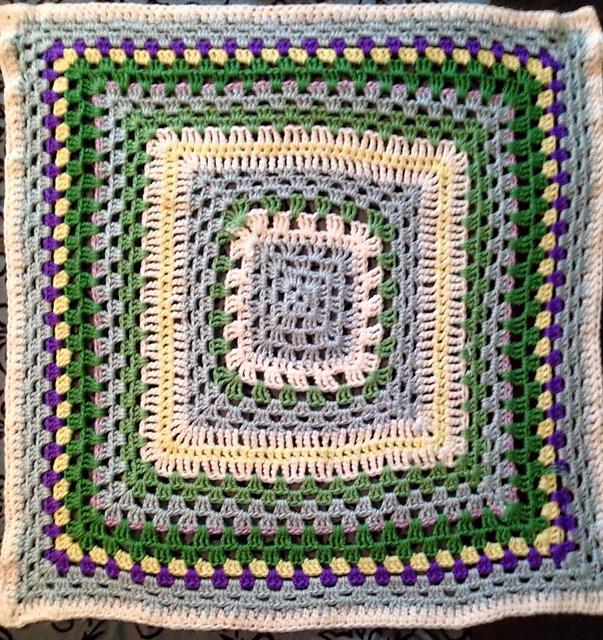 Ravelry Mammawebb's Scrap Yarn Granny Square Baby Blanket