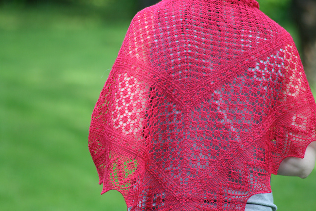 Scarf with Small Patterns/Väikeste kirjadega rätt