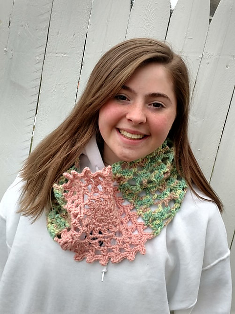 Chamomile Skulls Cowl