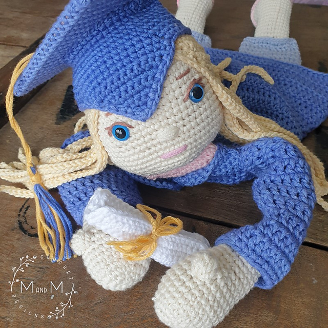Melly Teddy Ragdoll Graduate Grace
