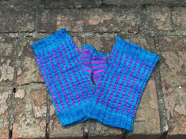 Willendorf Mitts
