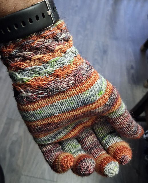 Smocking gloves