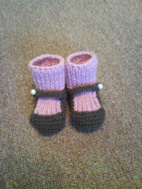 Knit Bootees (design # 17)