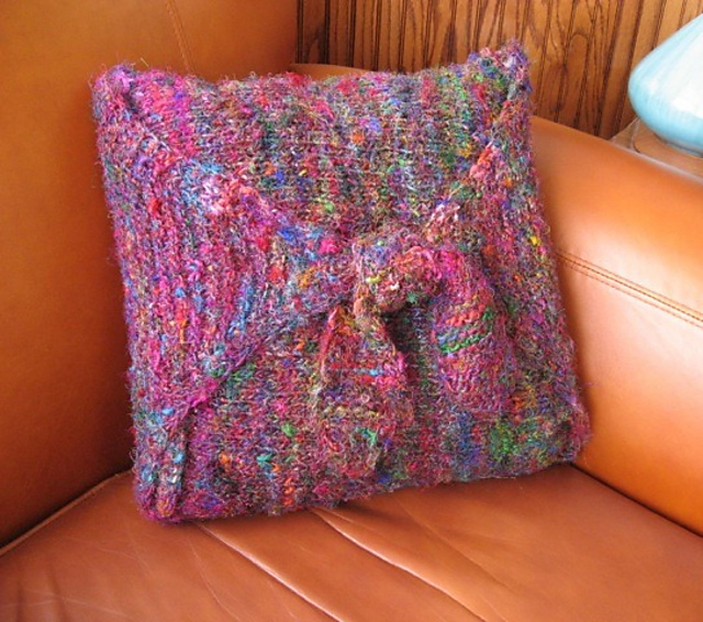 Bow Front Pillow