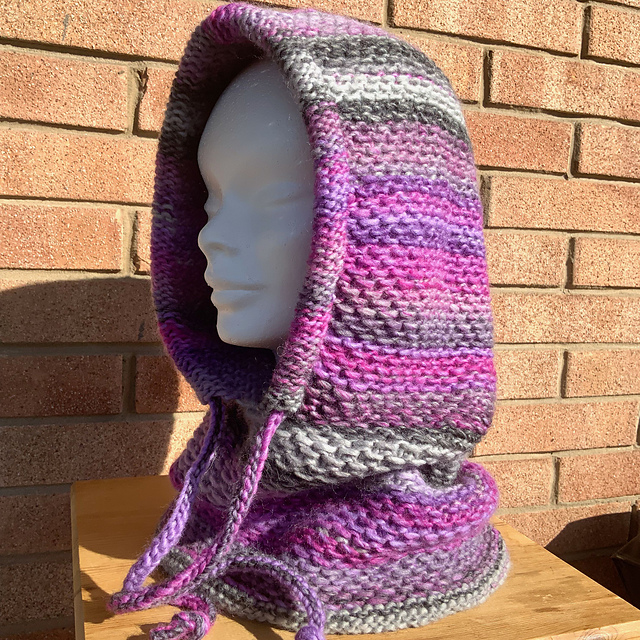 Ravelry: Slip Honeycomb Cowl with Hood pattern by manufattibymanu