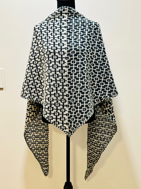 Opposites Attract Shawl