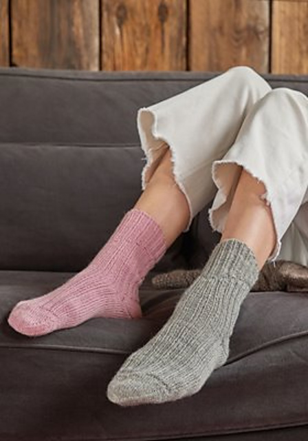 10 Socken im Rippenmuster