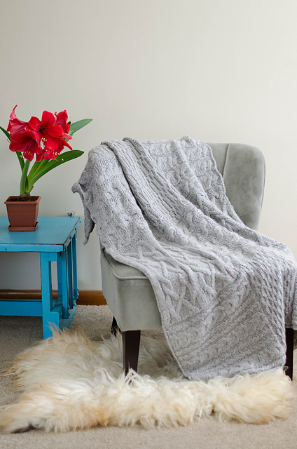 2015 Crazy Cabled Throw