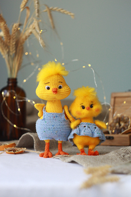 Chicken with removable clothes