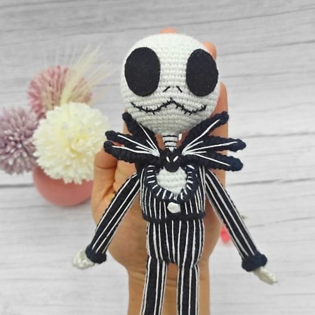 Ravelry: Jack skellington and Sally pattern by Maricela Falon