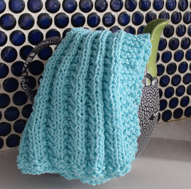 Ravelry: Zipper Rib Stitch Dishcloth pattern by Marie Segares