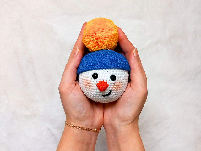 crochet snowman head