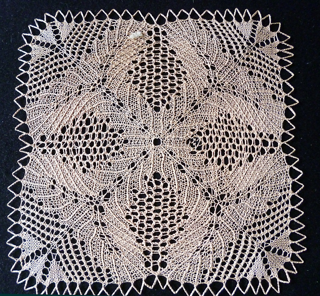 Quadratisches Deckchen 7014/10