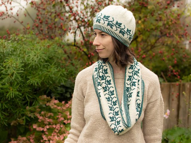 Et Hedera Hat and Cowl