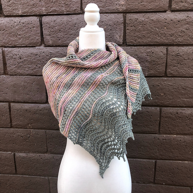 Downton Legacy Shawlette