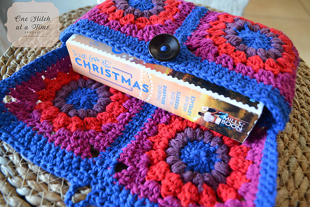 GrannySquare Book Sleeve
