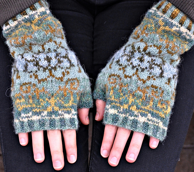 Autumn Leaves Mittens
