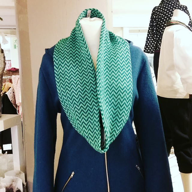 ZigZag Infinity cowl