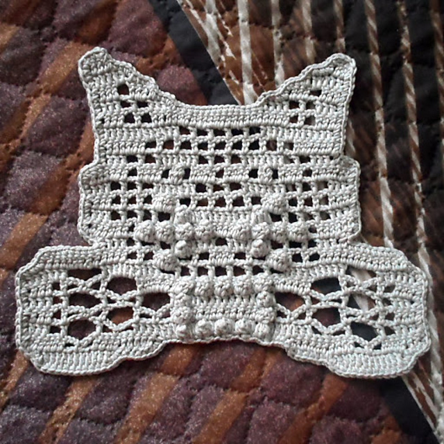 Cat with Bow Doily