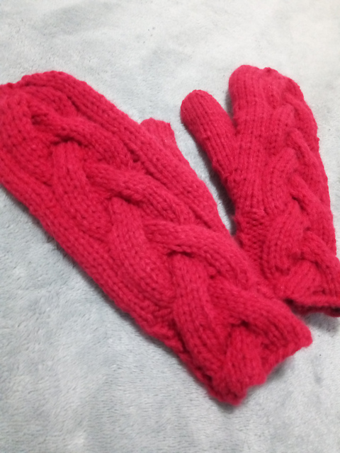 Cable Felt lined Mitts
