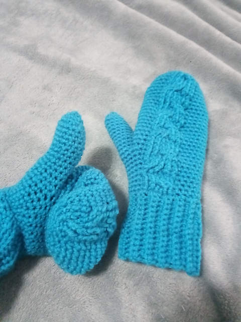 Cable Felt lined Mittens
