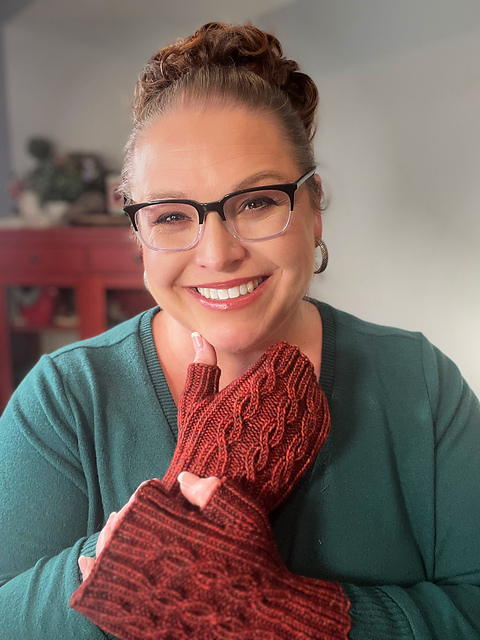 Ashley Cabled Fingerless Mitts