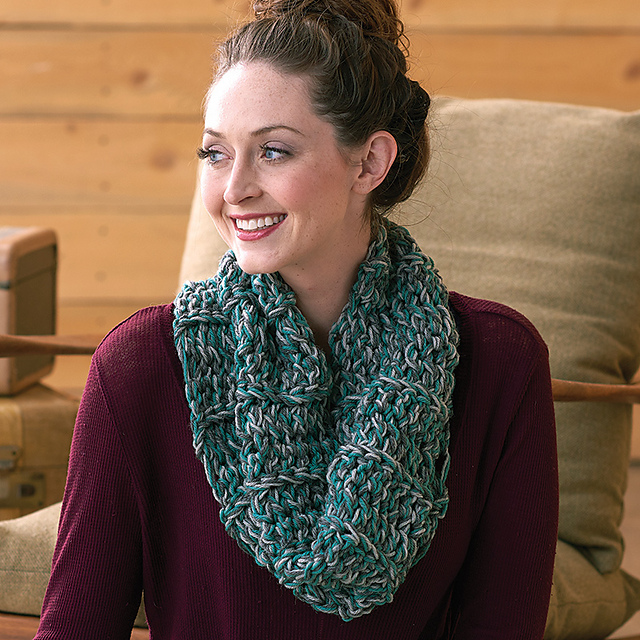 Tri-Color Bulky Cowl