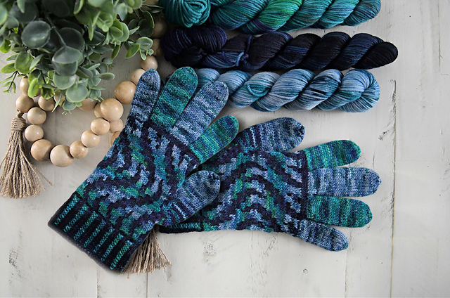 ECHO Mosaic Gloves