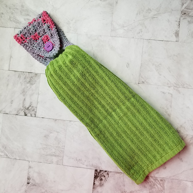 Imagination Button Strap Towel Holder