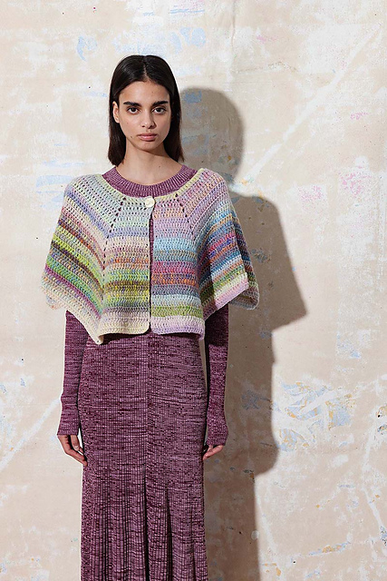 Crocheted capelet Taki