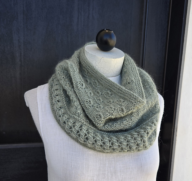 Textured & Tapered Cowl