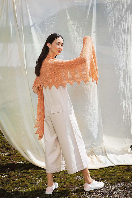 272-38 Lang Yarns Lotus