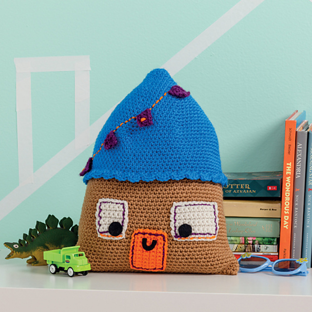 Ravelry: House Pillow pattern by Ana Paula Rimoli