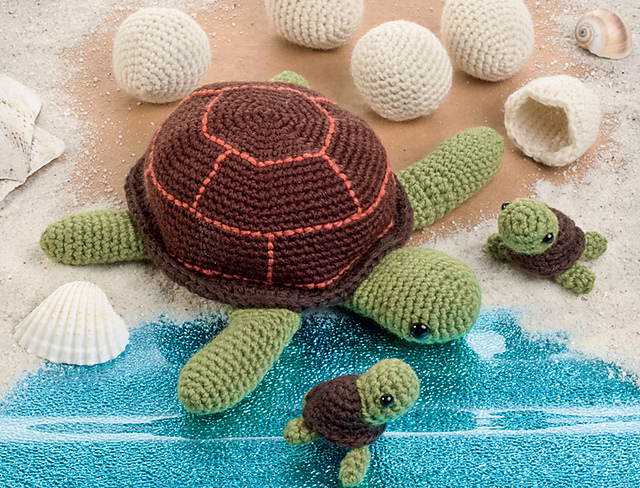 Little Turtles, Eggs and Their Mommy
