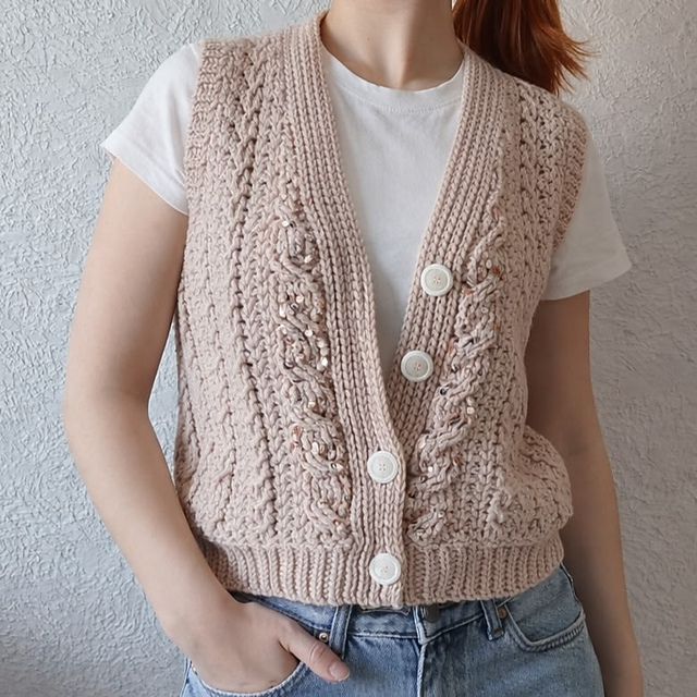 Buttoned vest