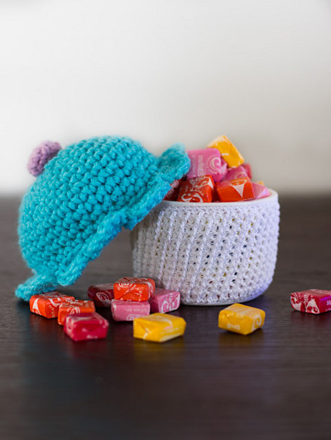 amigurumi cupcake container