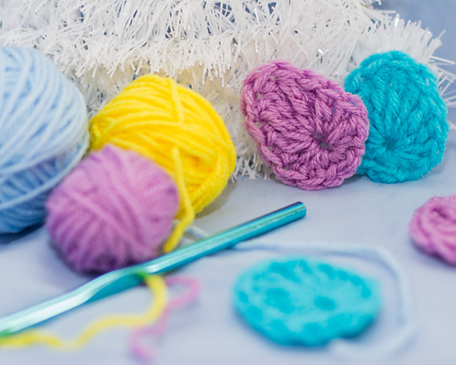 Easter egg crochet applique