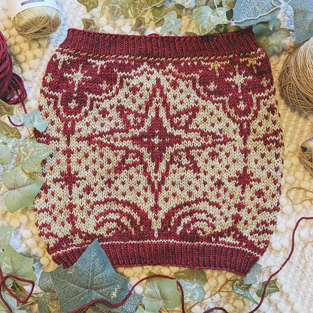 Star-Touched Cowl (Knit)